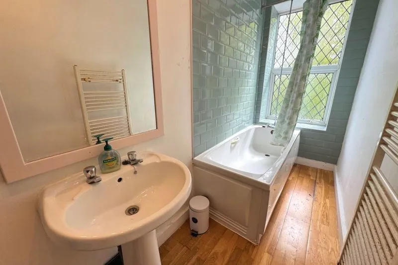 2 bed Terraced House For Auction