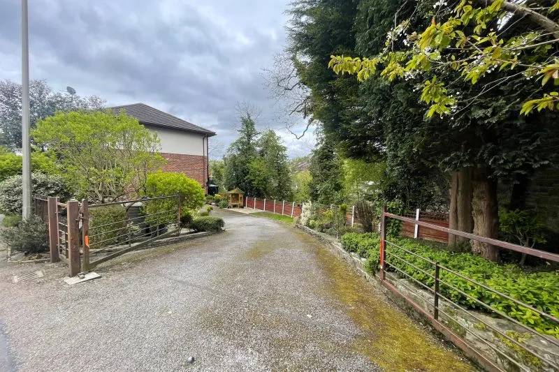 3 bed House For Auction