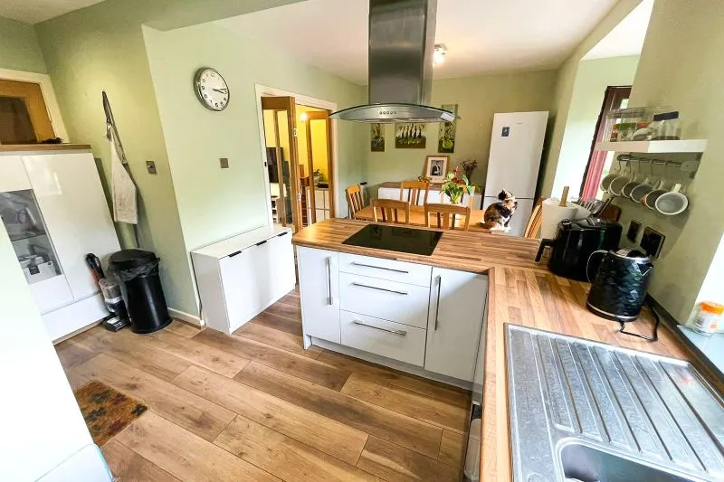 3 bed House For Auction