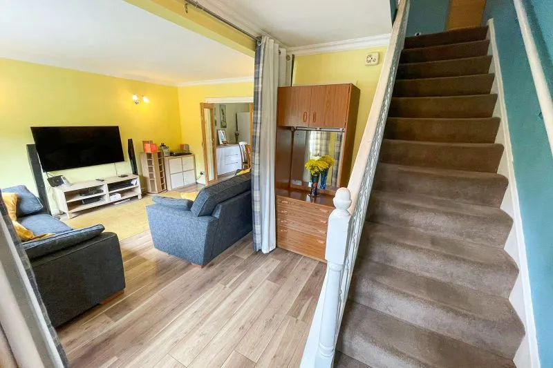 3 bed House For Auction