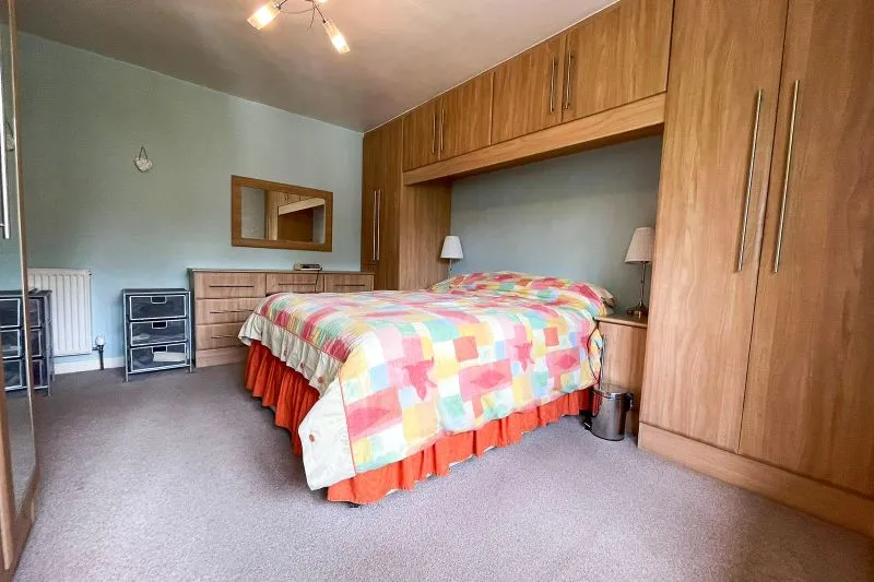 3 bed House For Auction