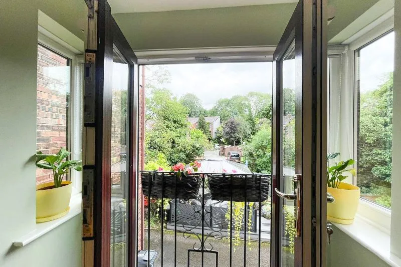 3 bed House For Auction