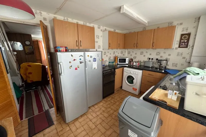 3 bed Terraced House For Auction