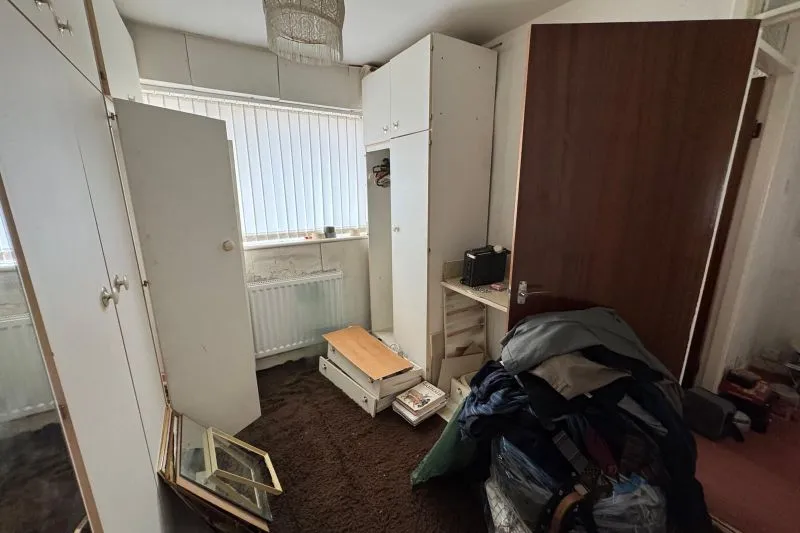 3 bed Terraced House For Auction