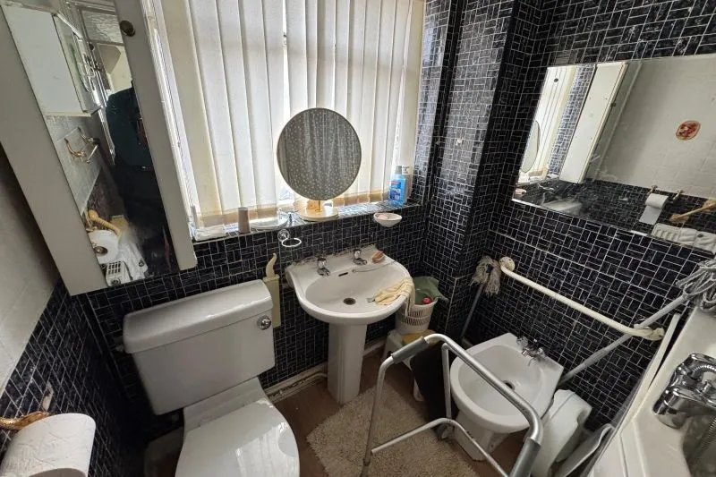 3 bed Terraced House For Auction