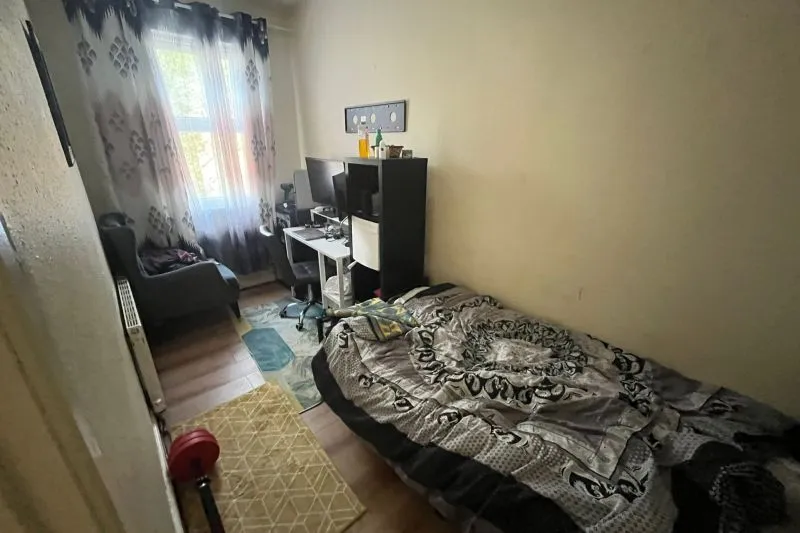 2 bed Terraced House For Auction