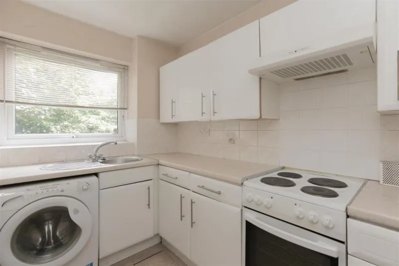 1 bed Apartment For Auction