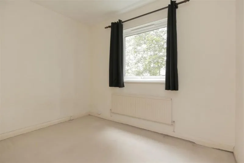 1 bed Apartment For Auction