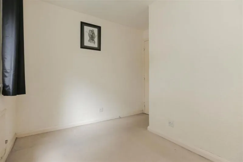 1 bed Apartment For Auction