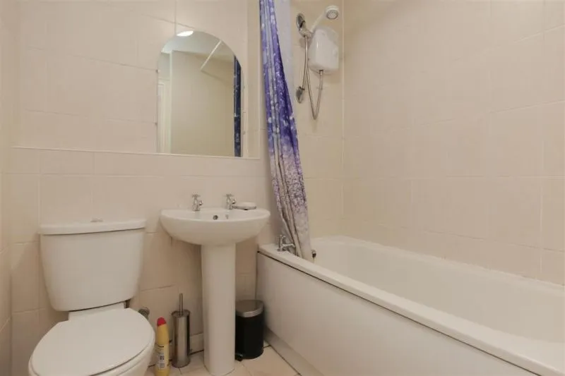 1 bed Apartment For Auction