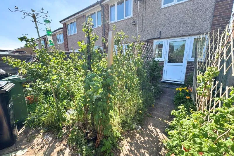 2 bed End Terrace House For Auction