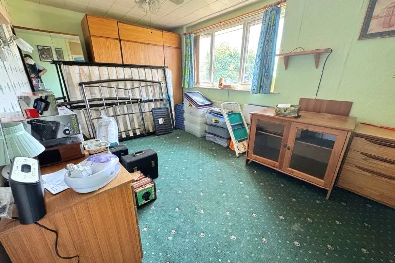 2 bed End Terrace House For Auction
