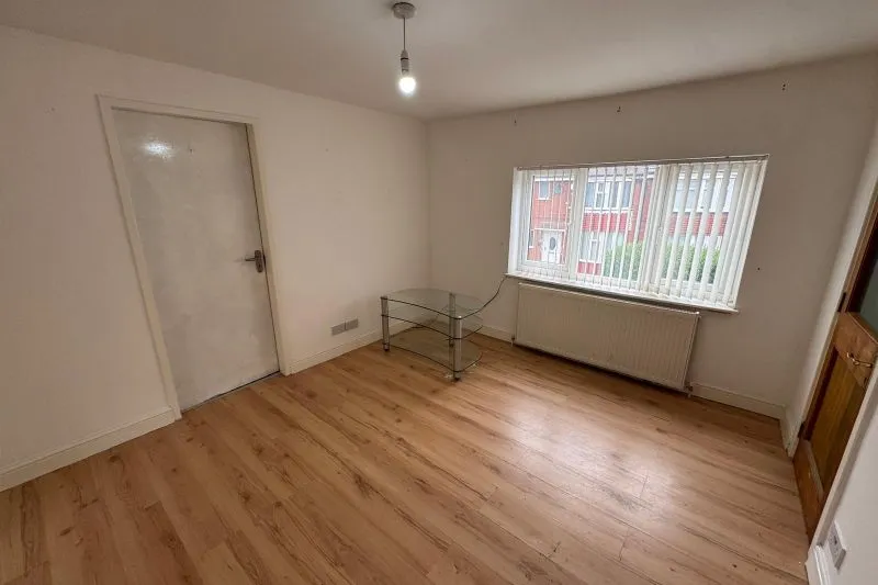 4 bed Block of Flats For Auction