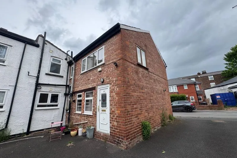 4 bed Block of Flats For Auction