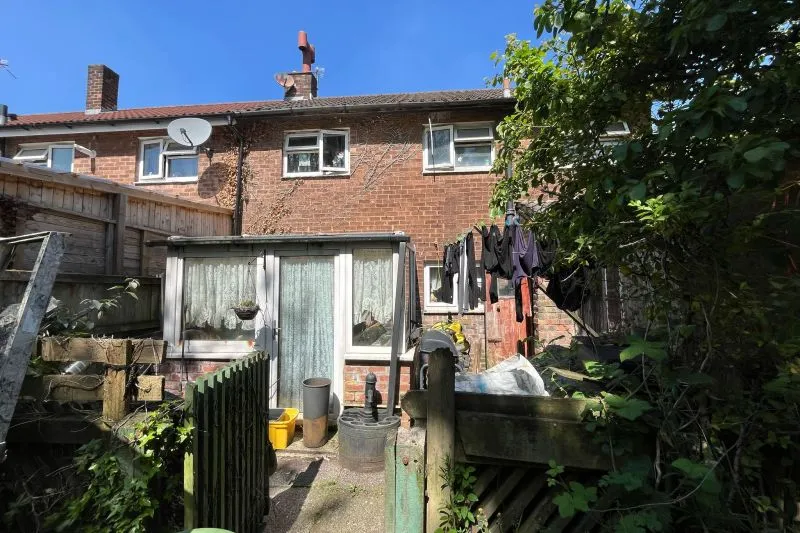 3 bed End Terrace House For Auction