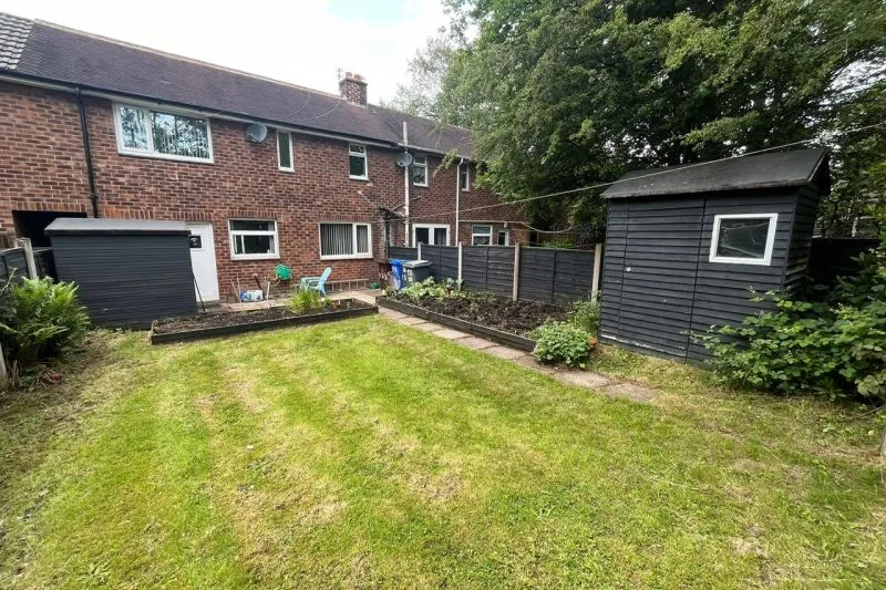 2 bed Terraced House For Auction