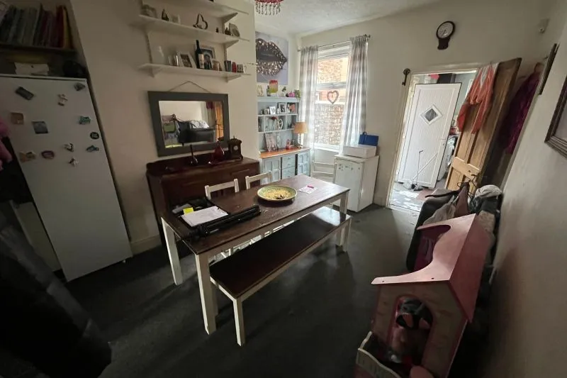 3 bed End Terrace House For Auction