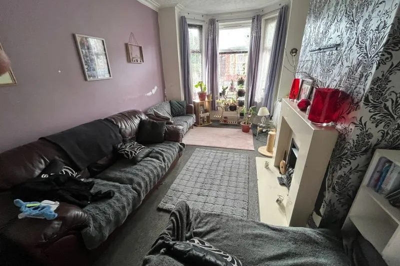 3 bed End Terrace House For Auction