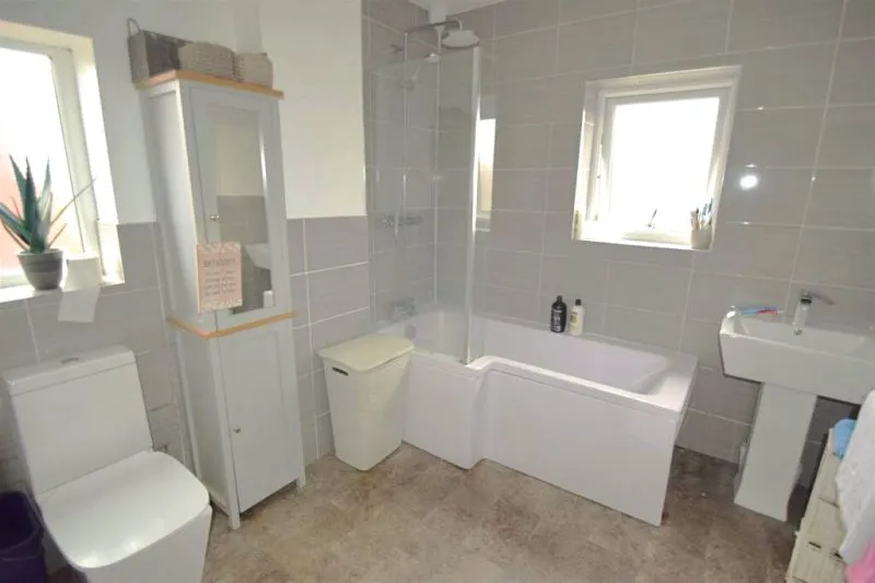 3 bed Semi-Detached House For Auction