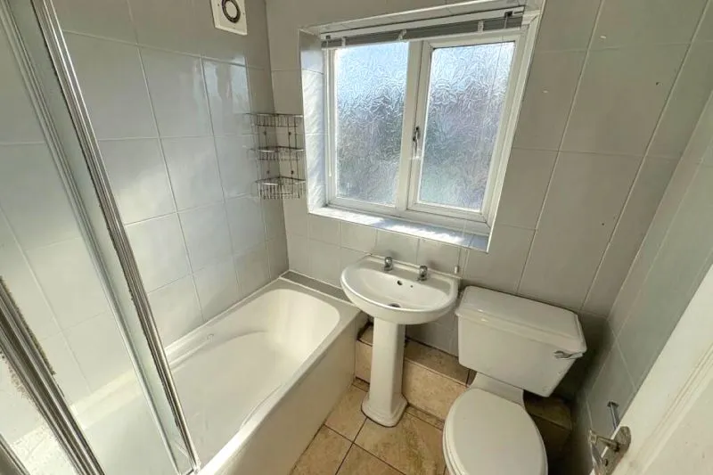 3 bed Semi-Detached House For Auction