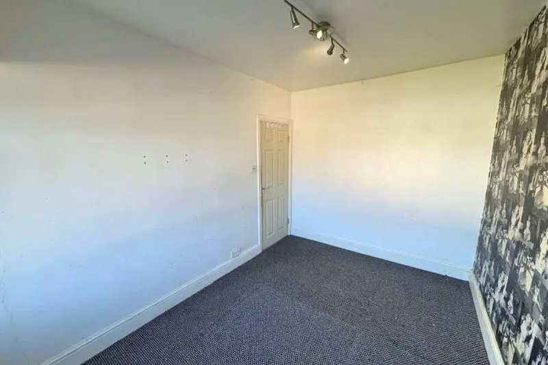 3 bed Semi-Detached House For Auction