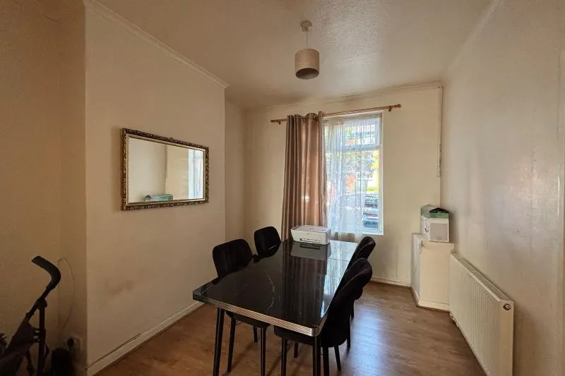 2 bed Terraced House For Auction