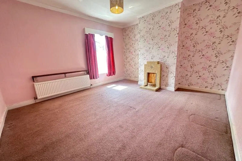 2 bed End Terrace House For Auction