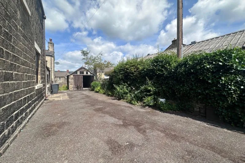 2 bed End Terrace House For Auction