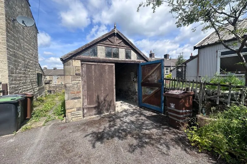 2 bed End Terrace House For Auction