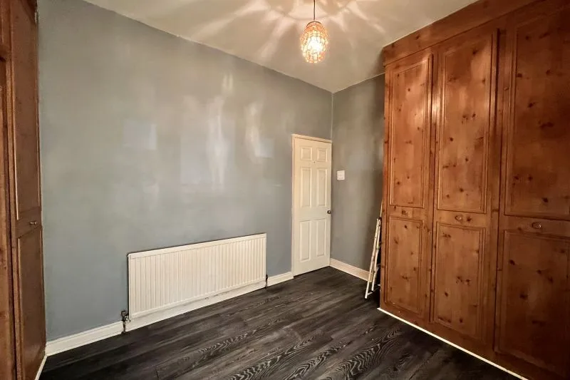 2 bed Terraced House For Auction
