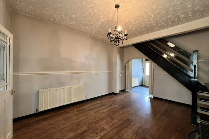 2 bed Terraced House For Auction