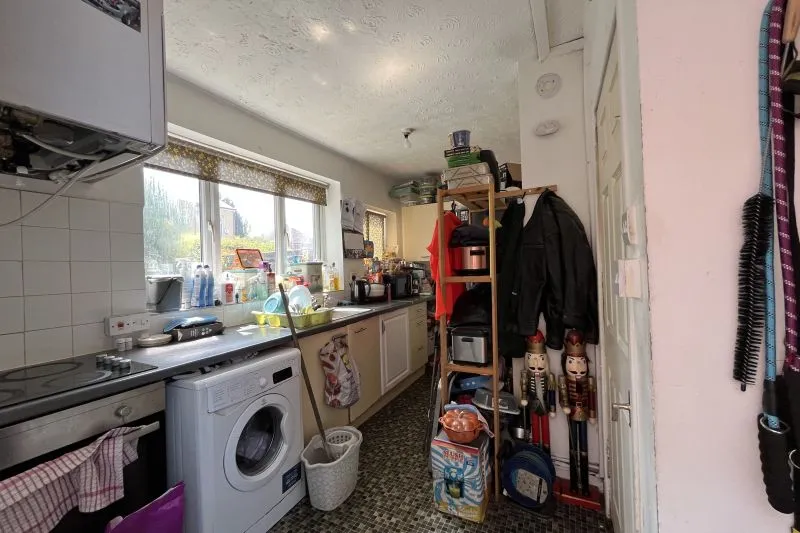 2 bed Semi-Detached House For Auction
