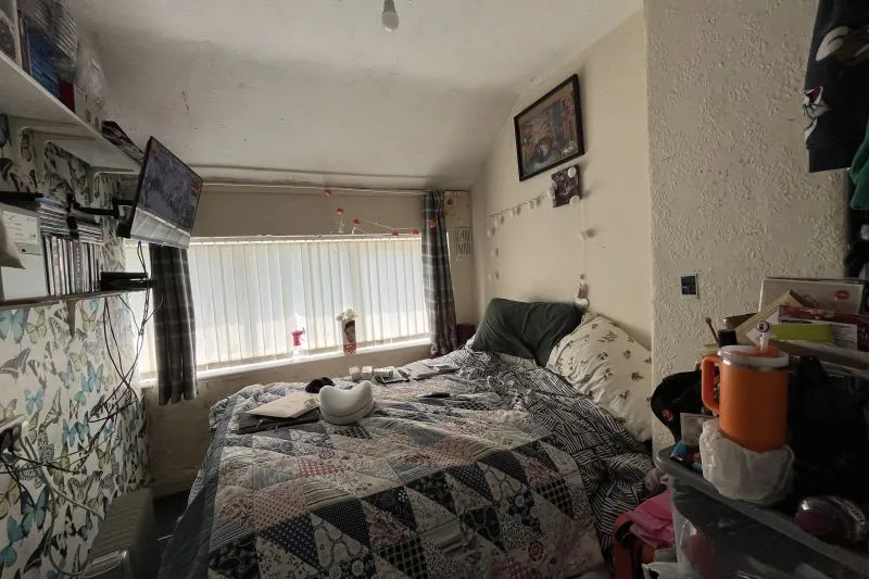 2 bed Semi-Detached House For Auction