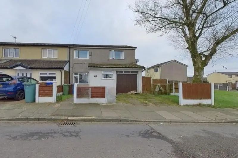 3 bed End Terrace House For Auction