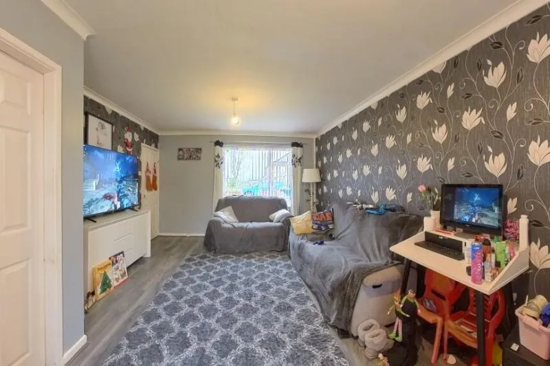 3 bed End Terrace House For Auction