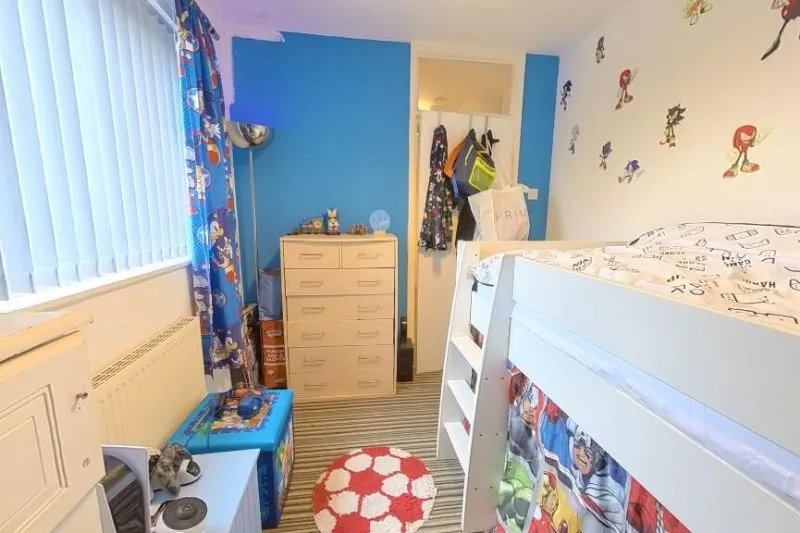 3 bed End Terrace House For Auction