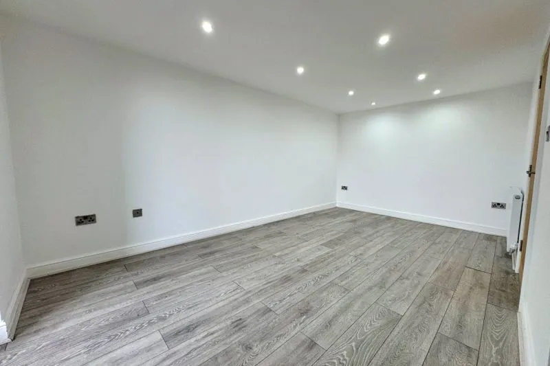 11 bed Block of Flats For Auction