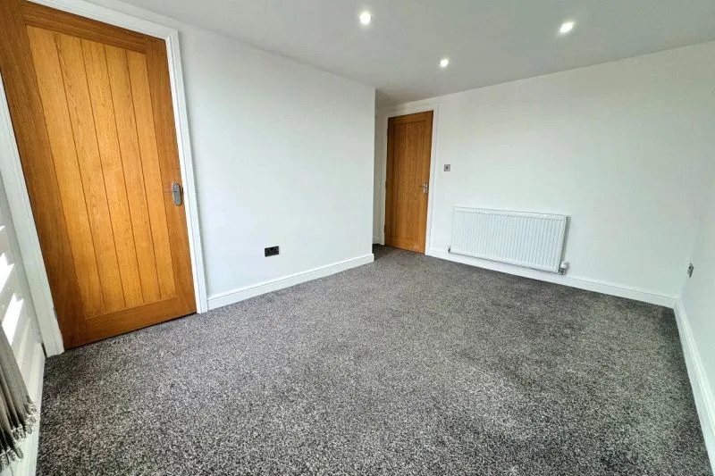 11 bed Block of Flats For Auction