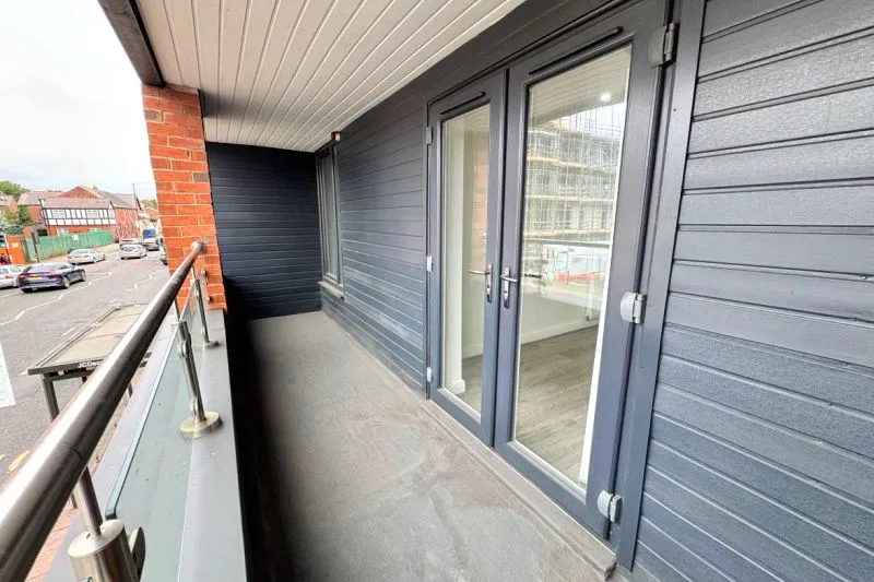 11 bed Block of Flats For Auction