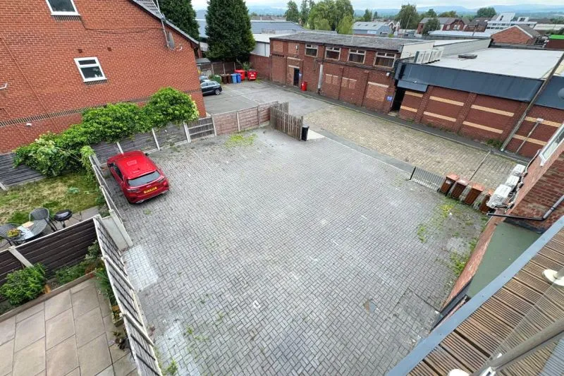 11 bed Block of Flats For Auction