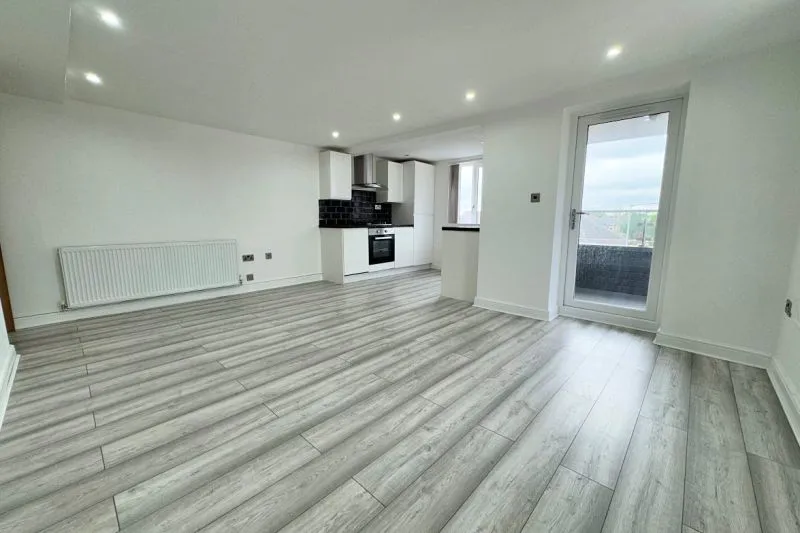 11 bed Block of Flats For Auction