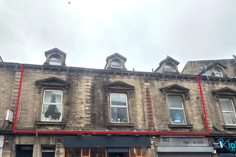 5 bed Apartment For Auction