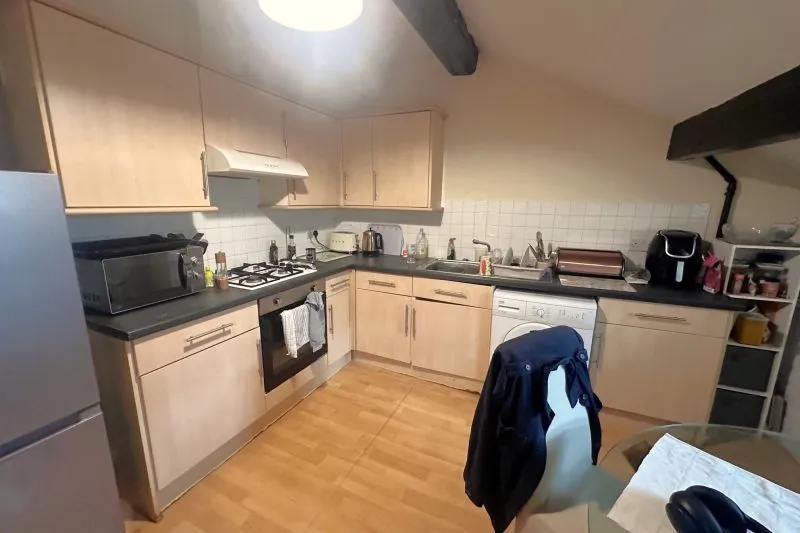 5 bed Apartment For Auction