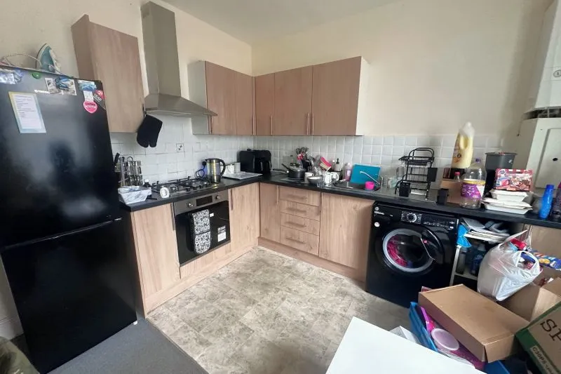 5 bed Apartment For Auction