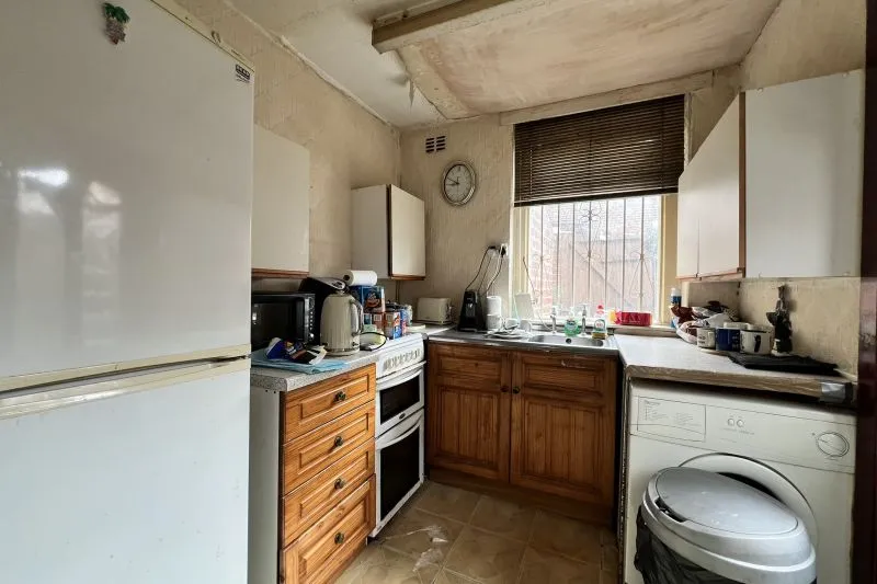 3 bed End Terrace House For Auction