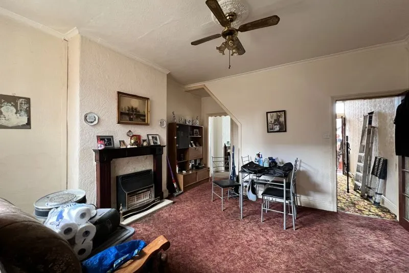 3 bed End Terrace House For Auction