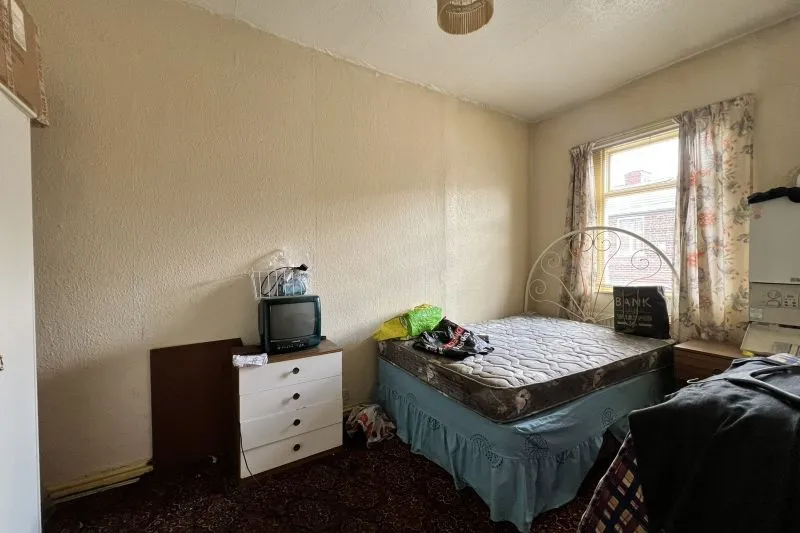 3 bed End Terrace House For Auction