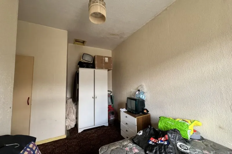 3 bed End Terrace House For Auction
