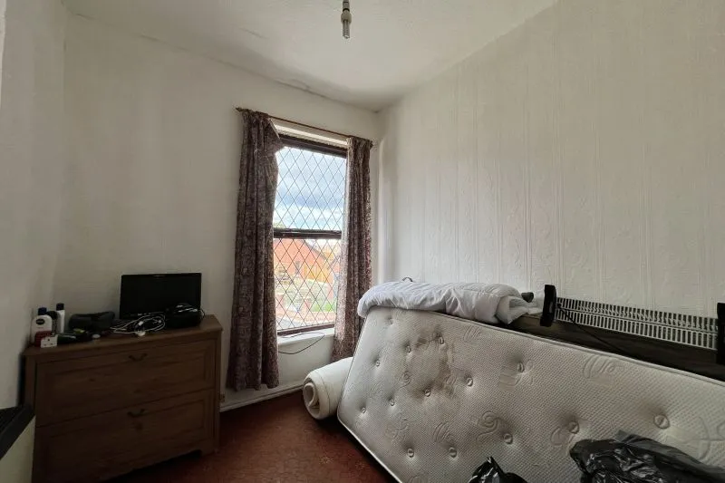 3 bed End Terrace House For Auction