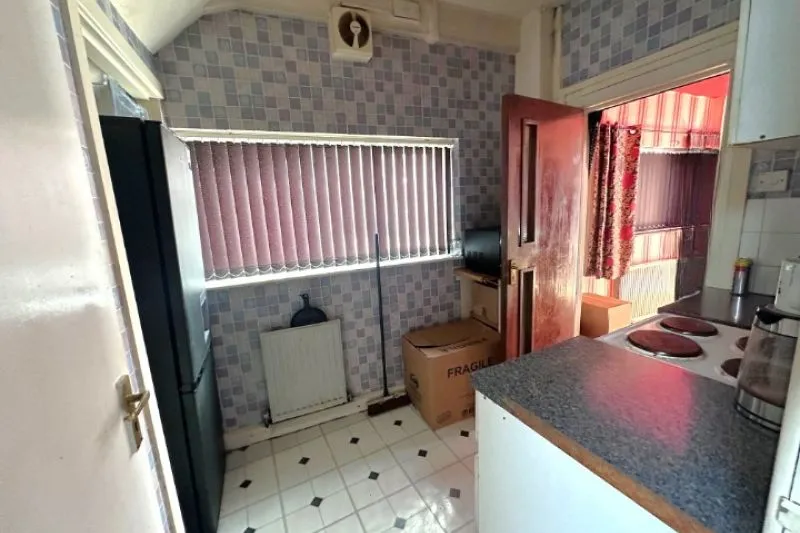 2 bed Flat For Auction